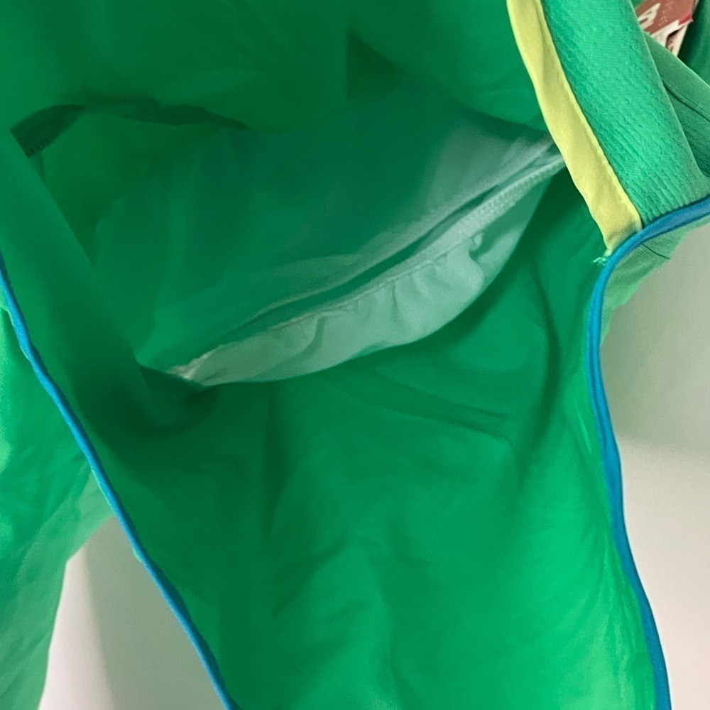 FILA/workout shorts with wicking technology drawstring shorts - Picture 3 of 7
